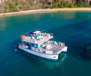 Trovão dos Mares — Barco Sancho (meio-dia)